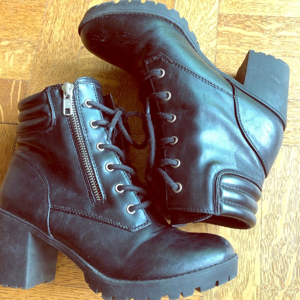 Edgy black boots